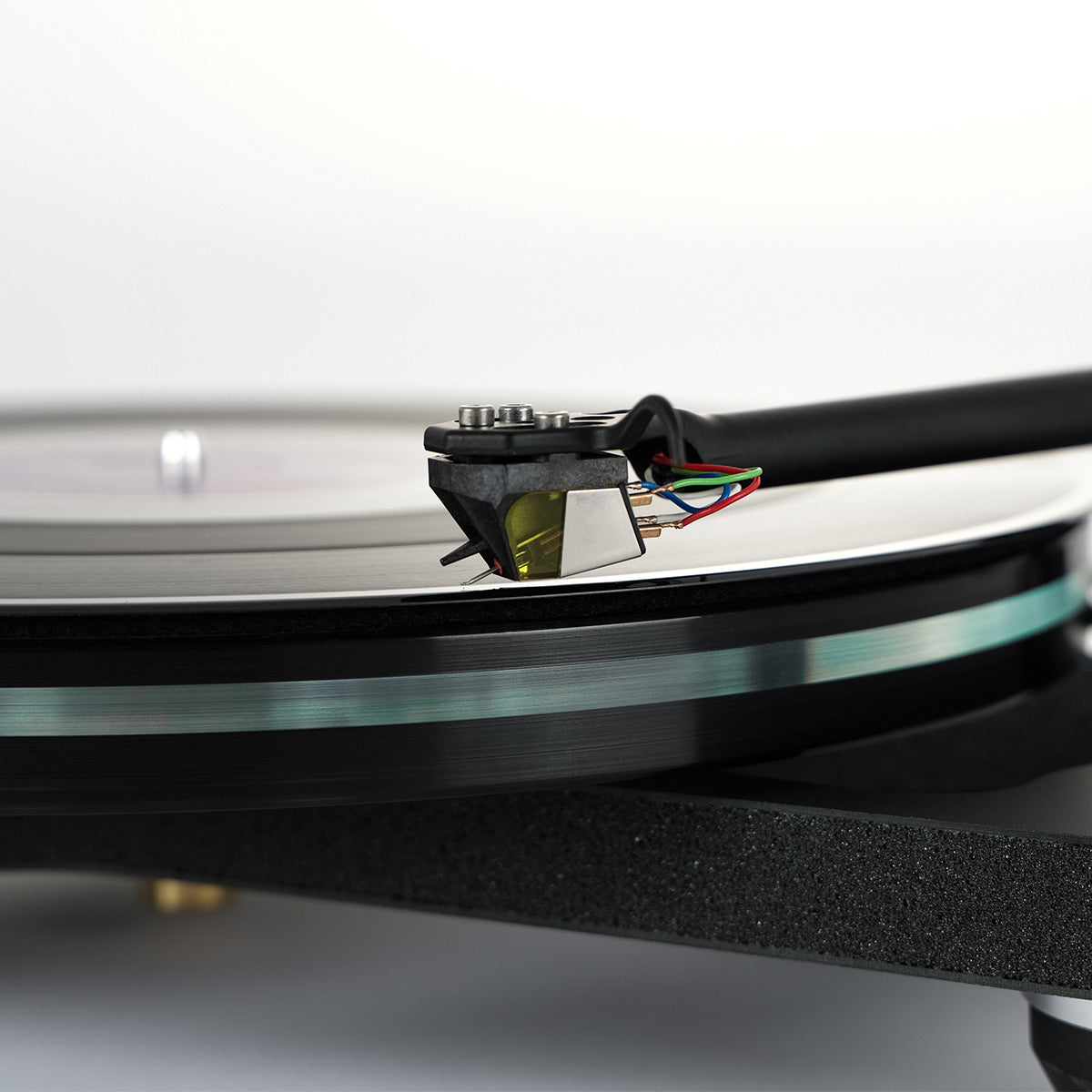 Rega Planar 8 Turntable with Nd7 MM Phono Cartridge (Black)