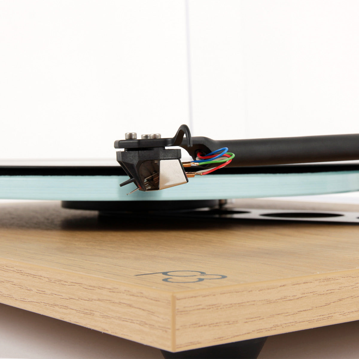 Rega Planar 3 Turntable with Nd5 MM Phono Cartridge (Oak)
